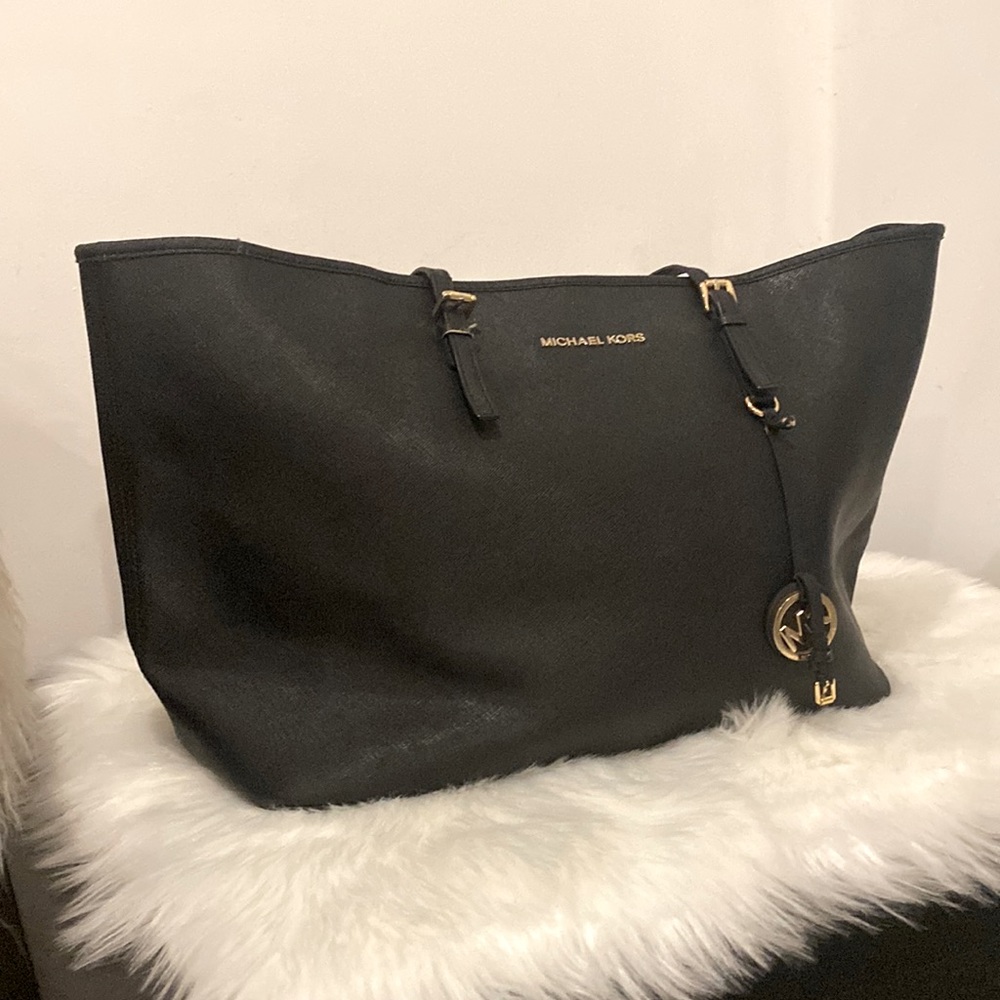 Michael Kors black tote 🖤